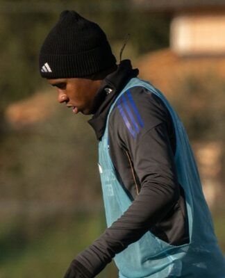 Técnico do Lyon elogia Endrick antes de estreia pelo clube francês