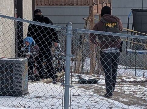 ICE detém menino de 5 anos e outras quatro crianças em Minnesota, nos EUA