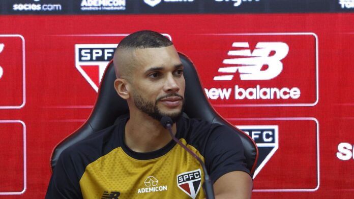 Dória volta ao São Paulo depois de 11 anos e minimiza crise política no clube