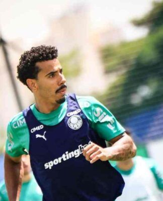 Próximo de retornar aos gramados, Lucas Evangelista tem contrato renovado no Palmeiras