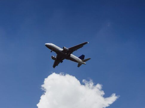 Brasil recebe mais de 6,1 milhões de turistas estrangeiros por via aérea em 2025