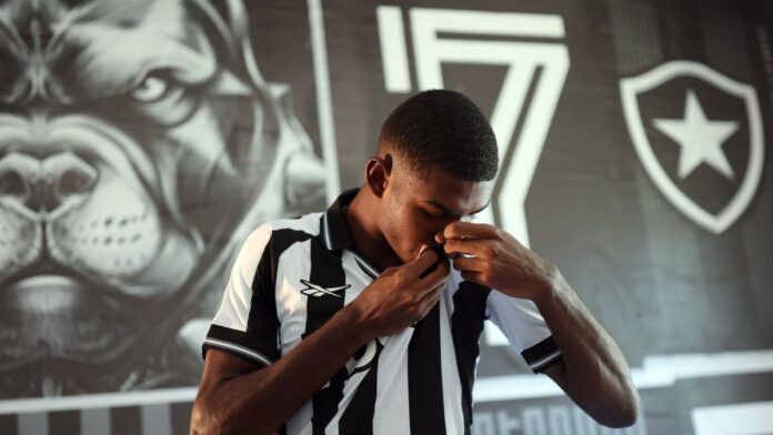 Botafogo anuncia volante Wallace Davi em troca com Fluminense