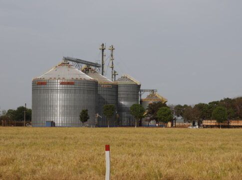 Brasil movimentou quase US$ 3 bilhões em comércio com o Irã em 2025