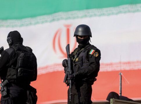 Cerca de 2 mil pessoas morreram em protestos, diz autoridade iraniana