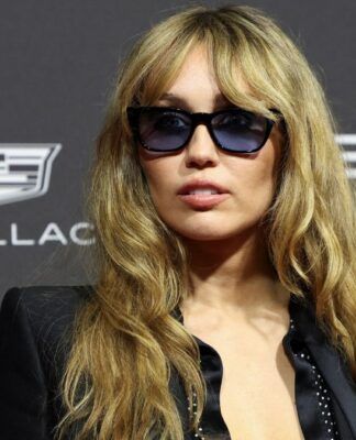 Miley Cyrus bate boca com paparazzi que gritou com ela: “Estou aqui há 20 anos”