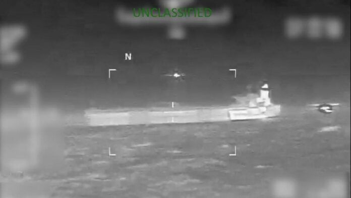 Militares dos EUA capturam sexto navio petroleiro venezuelano e reforçam bloqueio no Caribe