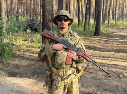 Paranaense de 25 anos que pediu ajuda para voltar morre na guerra da Ucrânia