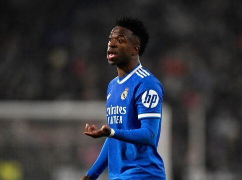 LaLiga condena insultos racistas contra Vini Jr. em jogo da Copa do Rei