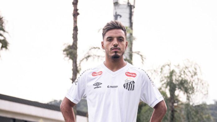 Gabriel Menino é apresentado e revela paixão pelo Santos desde a infância: “soltava rojão na rua”