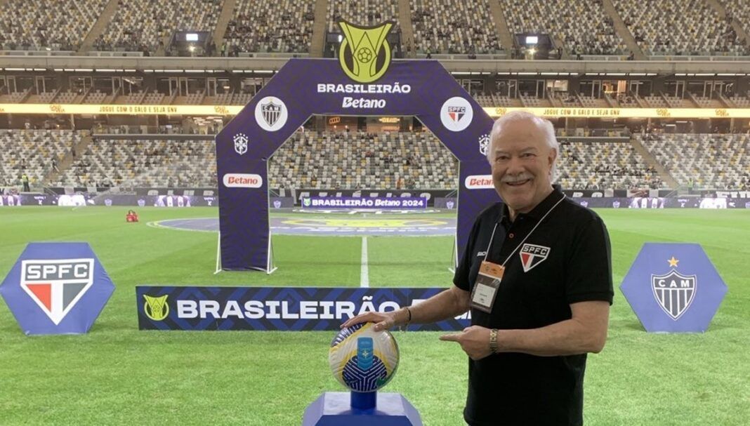 Harry Massis em campo antes de jogo entre Atlético-MG e São Paulo
