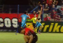 Marquinhos celebra o gol da virada do Azuriz