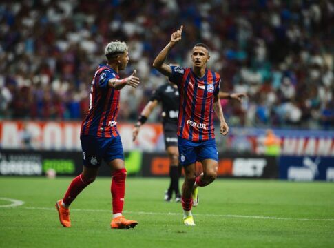 Luciano Juba comemora gol na goleada do Bahia sobre o Barcelona de Ilhéus, pelo Baiano (Foto: Letícia Martins/EC Bahia)