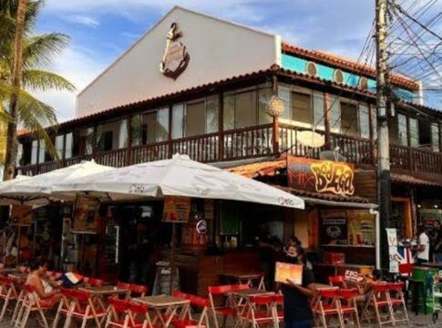 Fachada do restaurante Caldinho do Nenen, em Porto de Galinhas