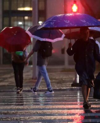Chegada de frente fria amplia nível de alerta da Defesa Civil em SP