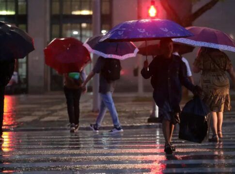 Chegada de frente fria amplia nível de alerta da Defesa Civil em SP