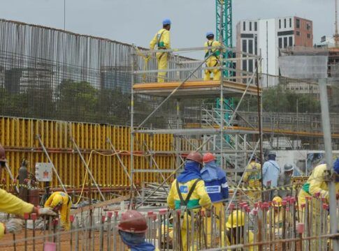 Carga tributária supera juros como principal obstáculo para indústria da construção