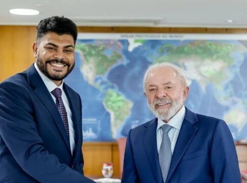 Filho de diarista e pedreiro, Douglas Rocha Almeida supera origem humilde, vence concurso concorrido e inicia carreira no Itamaraty (Foto: Ricardo Stuckert/PR)