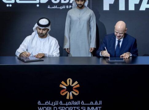 Presidente da FIFA Gianni Infantino assina acordo por novo prêmio que substitui o The Best