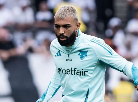 Santos fecha empréstimo de Gabigol com Cruzeiro até dezembro de 2026