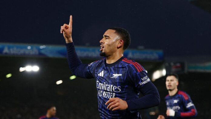 Arsenal goleia Leeds por 4 a 0 e encerra jejum de vitórias na Premier League