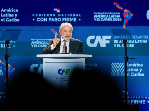 Lula critica intervenções militares ilegais na América Latina durante fórum no Panamá