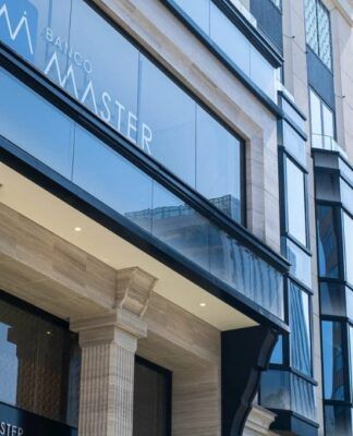 Fachada de uma agência do Banco Master