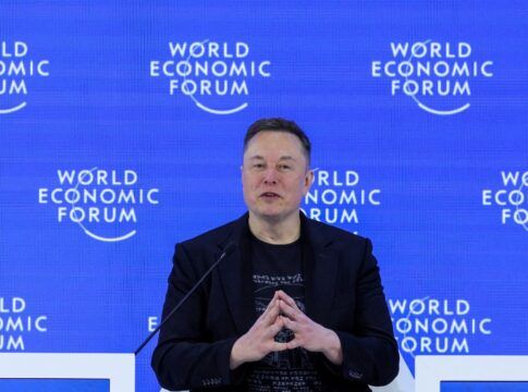 Robôs podem superar número de humanos até 2027, prevê Elon Musk