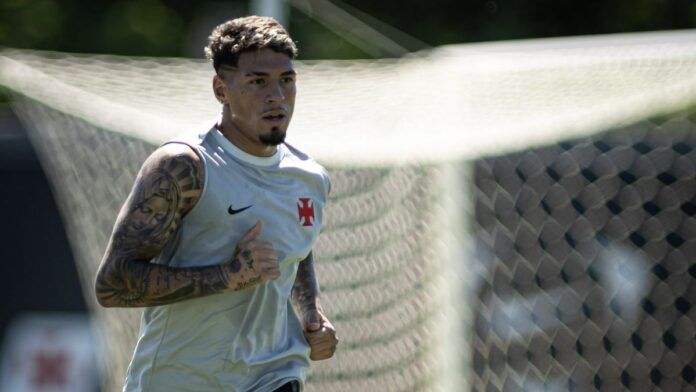 Vasco contrata zagueiro uruguaio Alan Saldivia do Colo-Colo