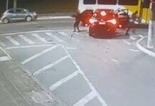 Bandidos saem do carro antes de atirarem em Ruy Ferraz Fontes
