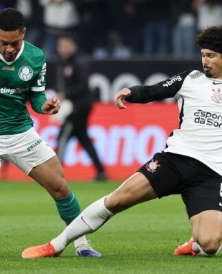 André Ramalho tenta dar o bote em Vitor Roque