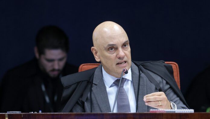 O ministro Alexandre de Moraes profere seu voto no julgamento da Ação Penal 2694 -Núcleo 4