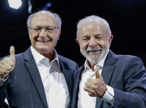 Geraldo Alckmin e Lula durante o Salão do Automóvel