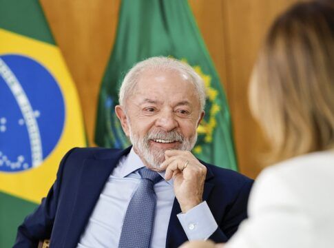Lula dá entrevista à jornalista Daniela Lima
