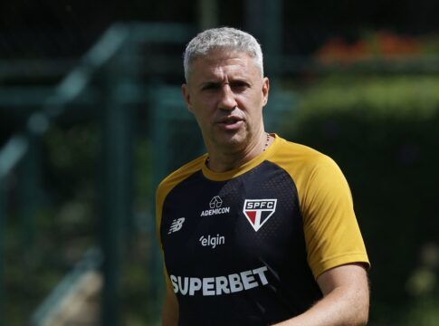 Hernán Crespo comanda treino do São Paulo
