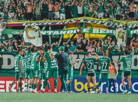 Chapecoense comemora com a torcida