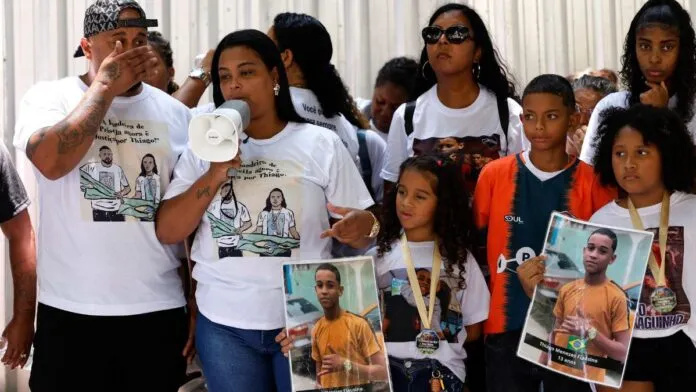 Justiça absolve PMs acusados de matar adolescente de 13 anos na Cidade de Deus