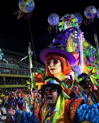 Carro que homenageia a cantora Rita Lee em desfile da Mocidade Independente de Padre Miguel na Sapucaí (Foto: Ricardo Moraes/Reuters)