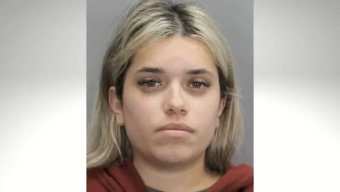 Brasileira é condenada a 10 anos por participação em duplo homicídio nos EUA