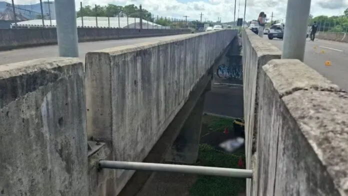 Homem morre ao ser arremessado de viaduto no Rio Grande do Sul