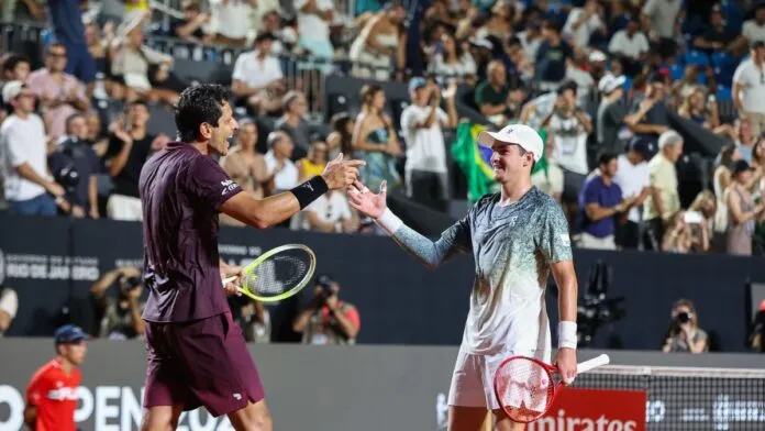 João Fonseca e Marcelo Melo vencem dupla argentina e avançam às semifinais do Rio Open