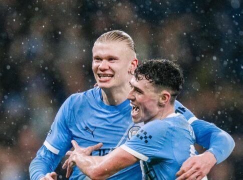 Manchester City vence o Fullham por 3 a 0 e segue na cola do Arsenal na Premier League