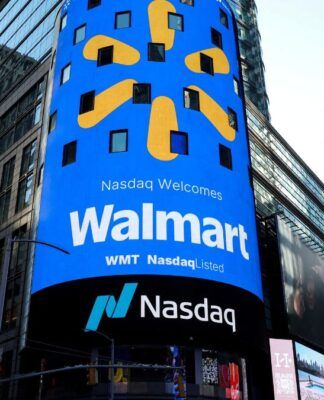 Telão do Walmart na Wall Street