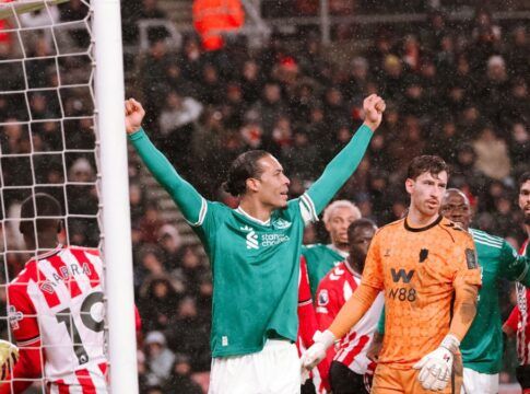 Liverpool vence Sunderland por 1 a 0 e se aproxima do G-4 da Premier League