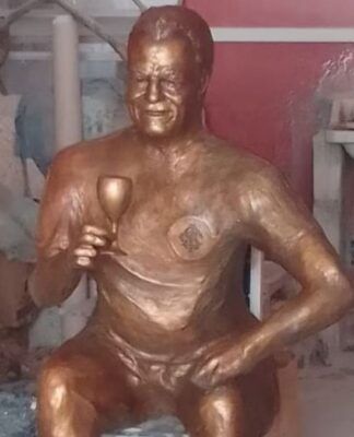 Estátua de Abel Braga é inaugurada em Atlântida com presença do ídolo