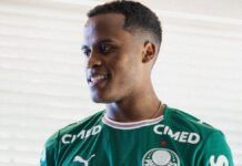Jhon Arias chega ao Brasil e será apresentado nesta tarde no Palmeiras