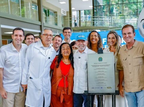 Antes de homenagem na Sapucaí, Lula inaugura Centro de Emergência 24 horas no Rio