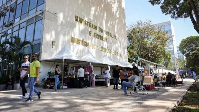 Governo libera mais R$ 4,6 bi para pagar saque-aniversário do FGTS