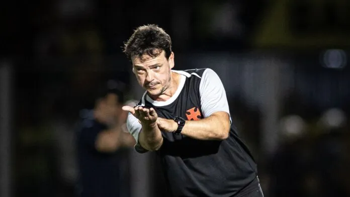 “Burro”: Torcida do Vasco vaia Fernando Diniz após empate sem gols contra o Madureira