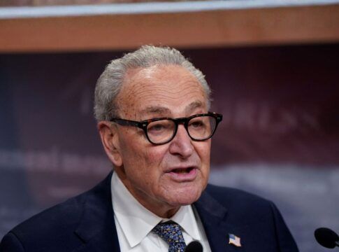 Arquivos Epstein: Senador do Partido Democrata reaparece nos documentos