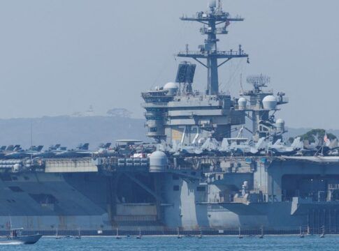 EUA derrubam drone iraniano que se aproximava de porta-aviões